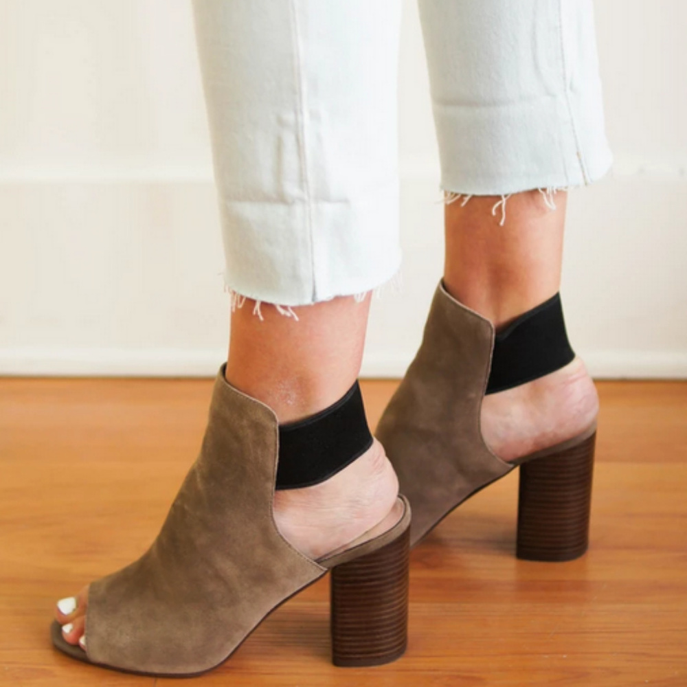 Dolce Vita Rayne Bootie - Taupe Suede
